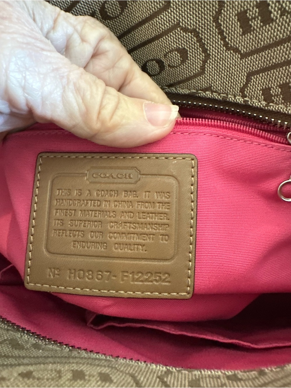 COACH #061 Lozengo Signature Tote with Pink Strip Accent - Picture 11 of 13
